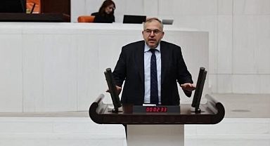 Her Şeyin Sahte Olduğu Bir Dönemdeyiz 