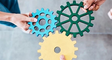 Hizmet Sektörü Yıllıkta Yükseldi, Aylıkta Yavaşladı!