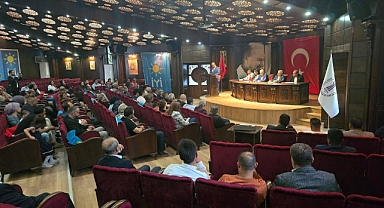 İYİ PARTİ’DE ÇİNÇİN GÜVEN TAZELEDİ