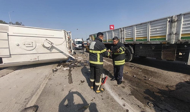 Kamyonla Tır Çarpıştı