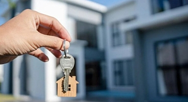 KONUTTA SATIŞ ARTIYOR FİYAT GERİLİYOR