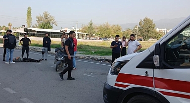 Motosikletler Çarpıştı Sürücüleri Yere Savruldu