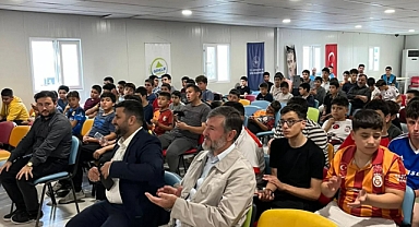 MÜFTÜ TOPÇU GENÇLERLE BULUŞTU