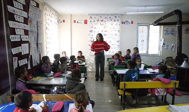 Okulunun hem müdürü hem öğretmeni hem de hizmetlisi