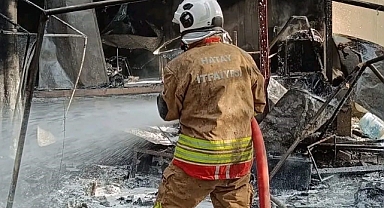 Prefabrik Ofiste Alevlere Teslim Oldu