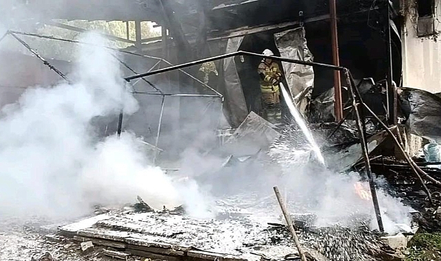Prefabrik Yapı Alevlere Teslim Oldu