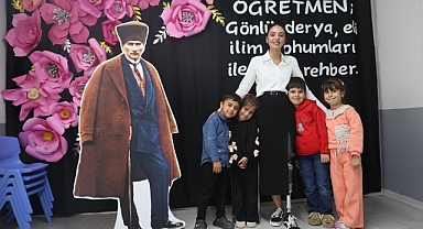 Protez Bacağıyla Mesleğinde Minik Öğrencileriyle Yaşama Tutundu