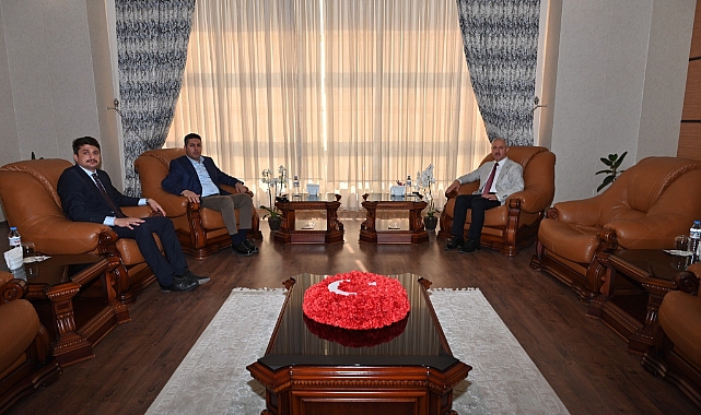 Rektörlük Makamında Nezaket Buluşması