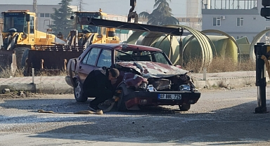 Tırla çarpışan otomobildeki 4 kişi yaralandı