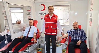 Ülkücüler, Kızılay’a Kan Verdi