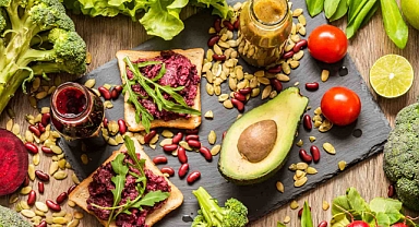 VEGAN BESLENME SAĞLIĞA VE ÇEVREMİZE FAYDALI