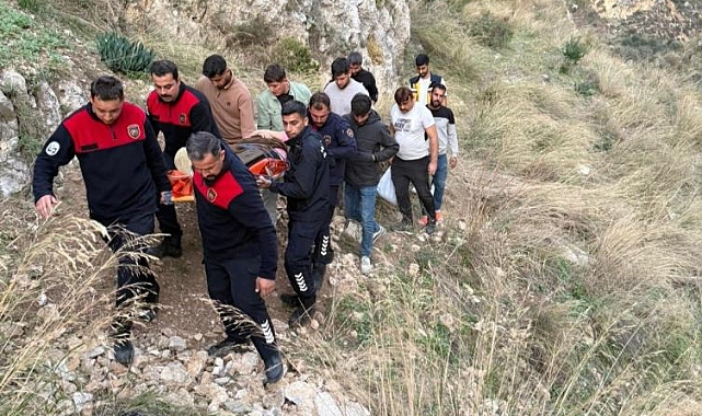 Yürüyüş Esnasında Kayalıklardan Düştü