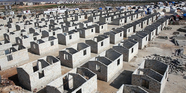 Suriye’de yetim aileleri için briket evler yapılacak