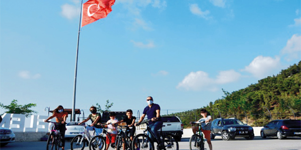 Başkan Gül, çocuklarla pedal çevirdi