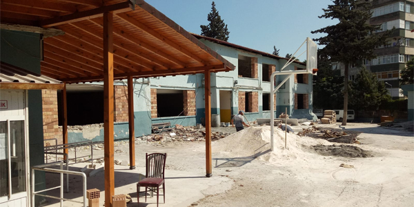 HATAY NİZAMETTİN ÖZKAN İLKÖĞRETİM OKULUNDA TADİLAT SON HIZ