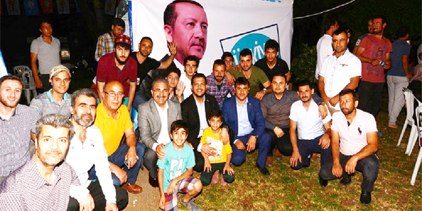 KİMYECİ AK PARTİ’NİN ÇADIRINI ZİYARET ETTİ