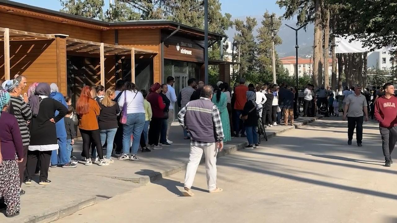 FİLELERİ ALANLAR BAHÇEYE DALDI