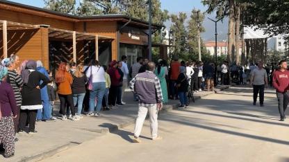 FİLELERİ ALANLAR BAHÇEYE DALDI