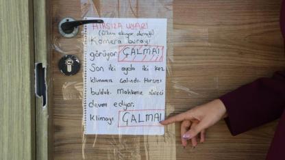 Klima Hırsızlarına Not Asıp "Lütfen Çalma" Diyerek Seslendiler