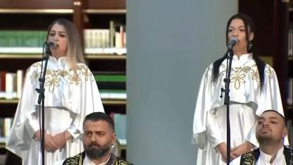 MEDENİYETLER KOROSU PAPA İÇİN SÖYLEDİ