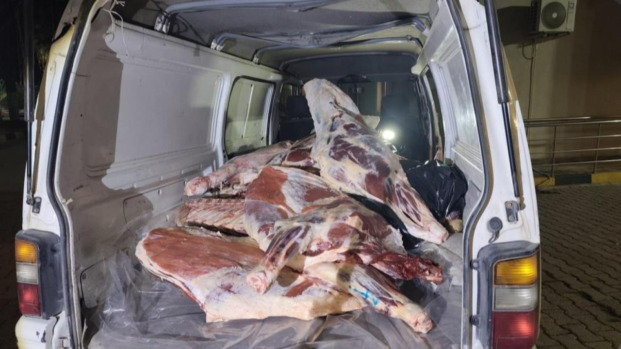 Minibüste Menşei Belirsiz 1 Ton Kırmızı Et Ele Geçirildi