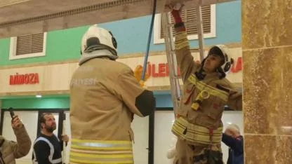 Minik Kedi İtfaiye Ekipleriyle Kurtarıldı