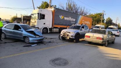 Motosiklet Otomobile Ok Gibi Sağlandı