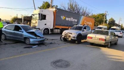 Motosiklet Otomobile Ok Gibi Sağlandı