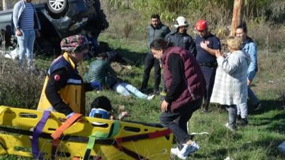 Otomobil şarampole yuvarlandı 3 yaralı