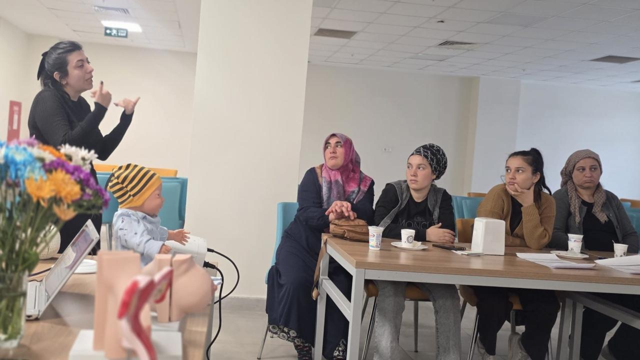 Payas’ta Anne Adaylarına Bilinçli Doğum Eğitimi