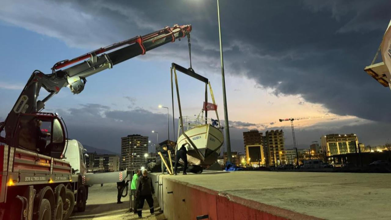 5 Tekne Ve 1 Yat Alabora Oldu