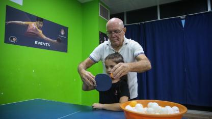 50 Yıllık Deneyimini Çocuklara Aktarıyor