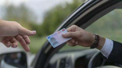 6 Kez Kırmızı Işıkta Geçenin Ehliyeti TamamenGidiyor!