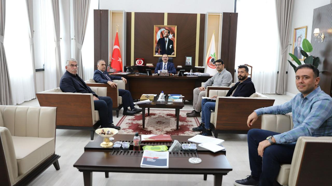 ALTINÖZÜ’NDE HİZMETLER GÖRÜŞÜLDÜ