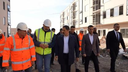 AYAKKABICILAR SİTESİ YÜKSELİYOR