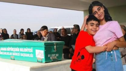 Baba Dehşeti: İki Evlat Toprağa Verildi