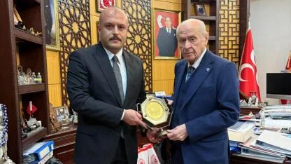 Bahçeli’ye Cumhuriyetin 10. Yılına Uzanan Tarihî Armağan