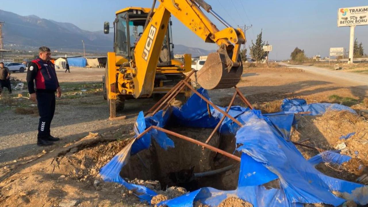 Çukura Düşen İneği İtfaiye Kurtardı
