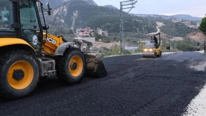 Defne’de Yol Hamlesi Devam Ediyor