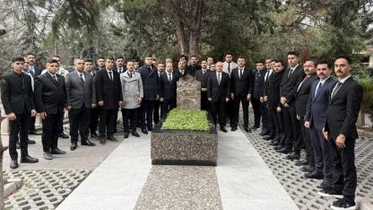 Evlatları Başbuğlarının Mezarını Ziyaret Etti