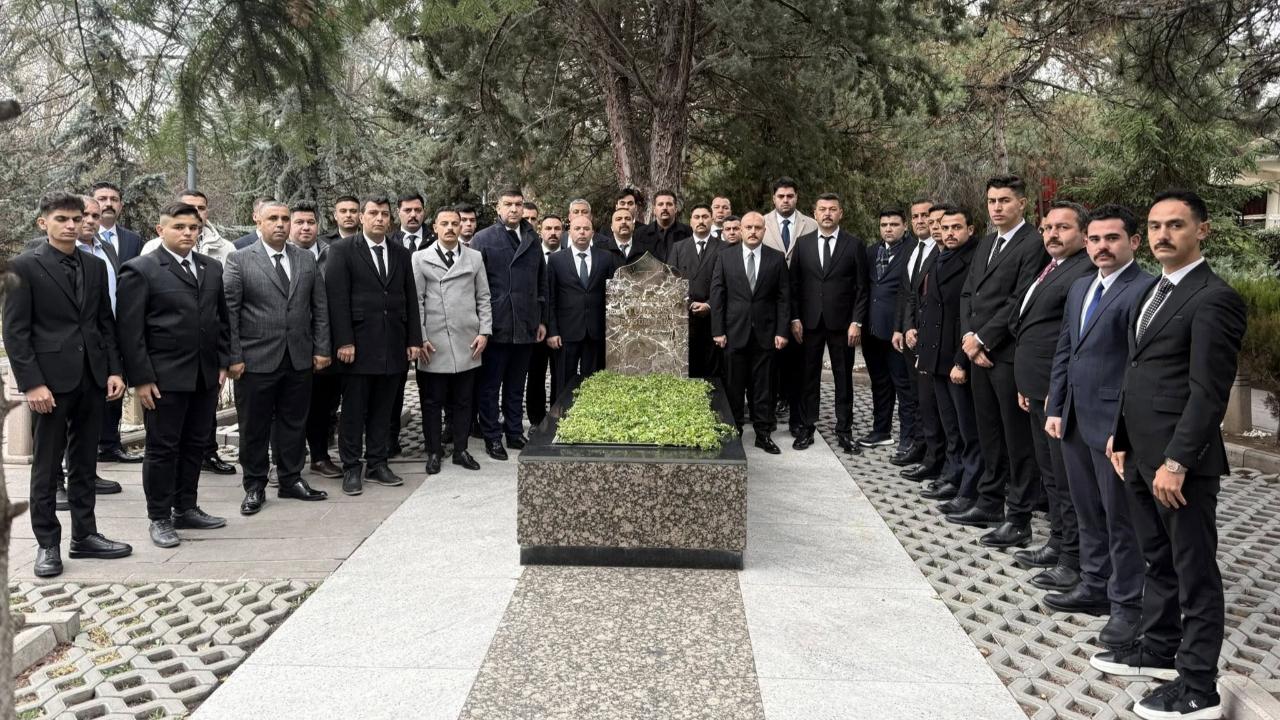 Evlatları Başbuğlarının Mezarını Ziyaret Etti