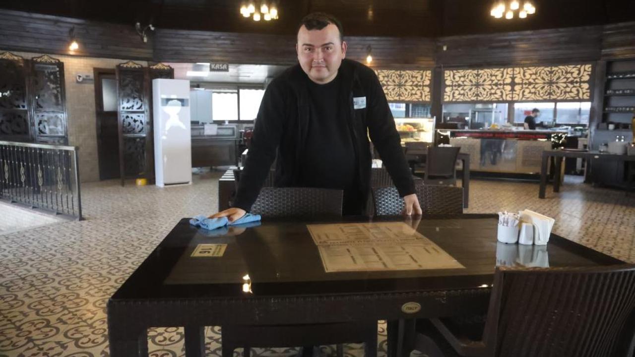 Garsonun Heimclich Manevrası Hayata Tutundurdu