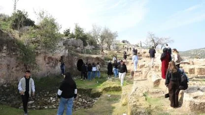 GENÇLER ALTINÖZÜ’NDE TARİH VE DOĞAYLA BULUŞTU