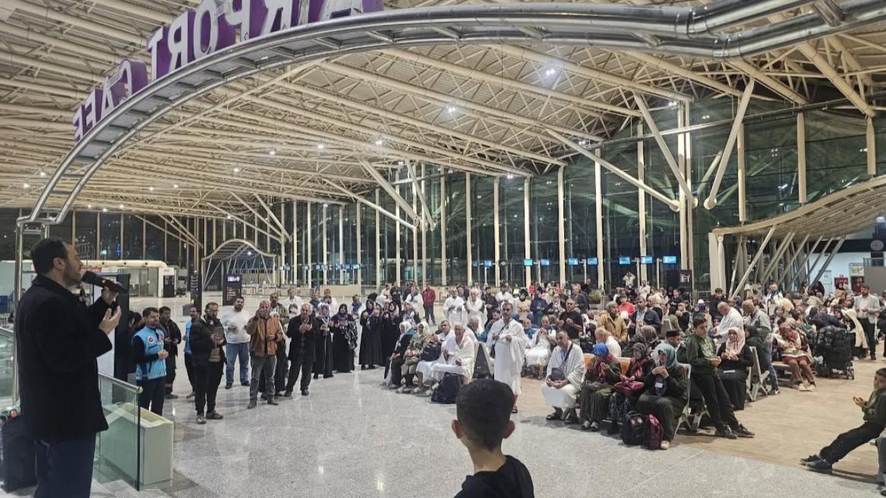 Hatay’dan 168 Umre Yolcusu Dualarla Uğurlandı