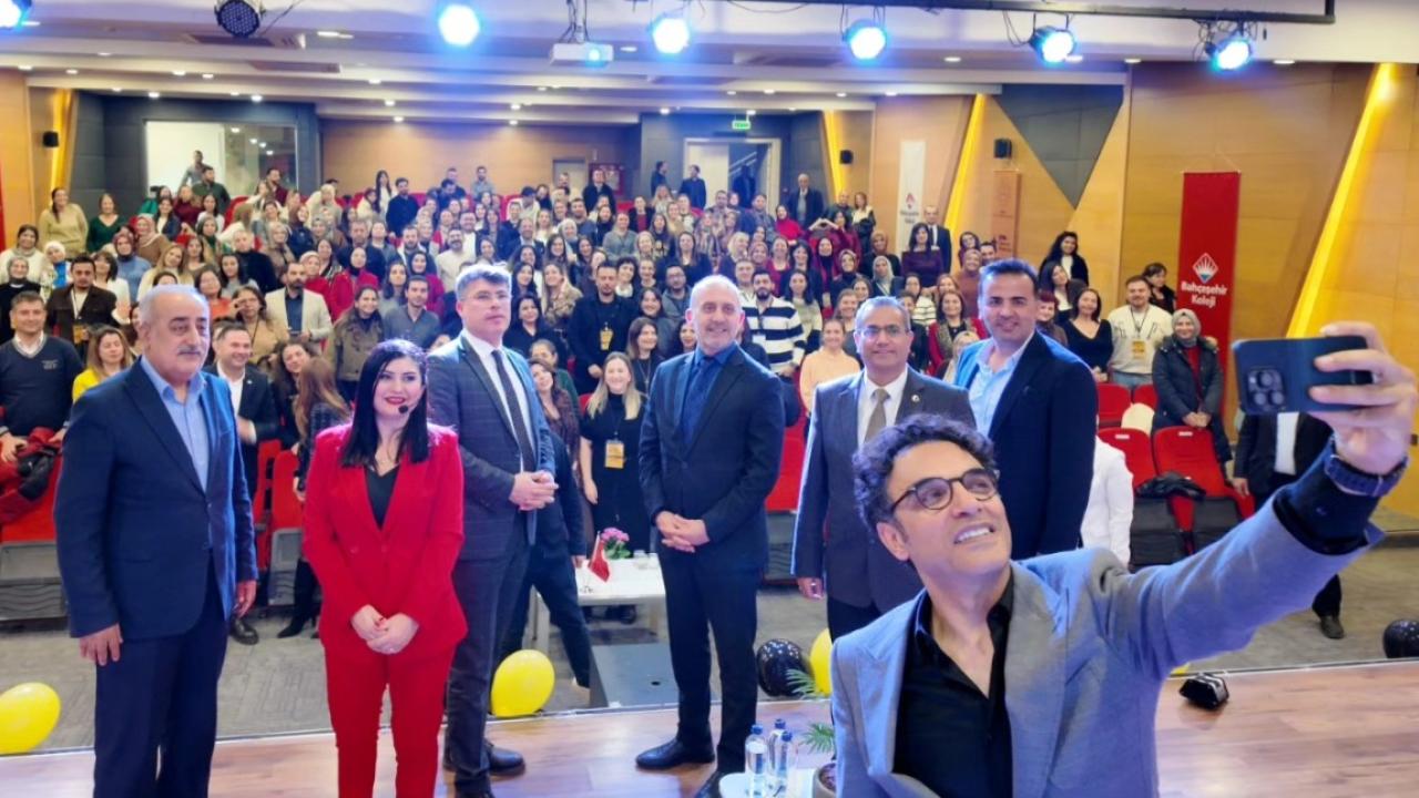 Hataylı Sanatçı Uğur Aslan Önce ‘Hemşerim’ Dedi