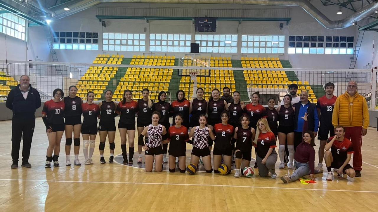 İSTE ve HMKÜ Voleybol Takımlarından Fair-Play