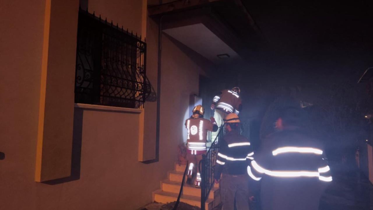 İtfaiye Alevlere Geçit Vermedi