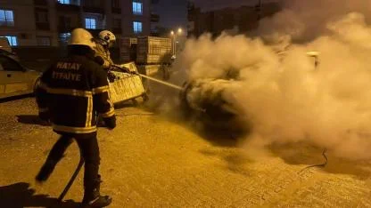 Kırıkhan’da Araç Yangını Panik Yarattı