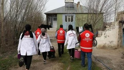 KIRMIZI YELEKLİLER  DEPREMDE SAHADA