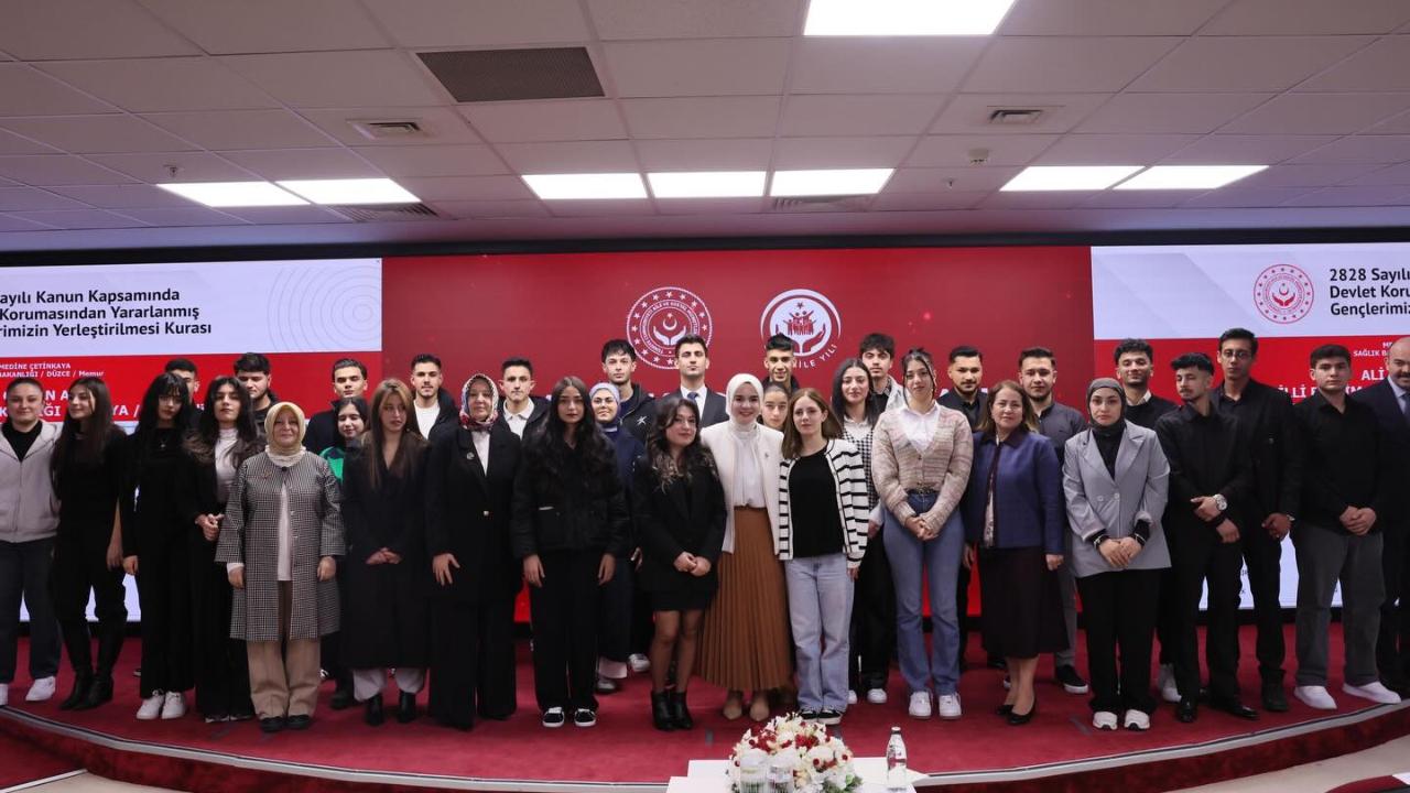 Koruma Altında Büyüyen Gençler Kamuya Adım Attı